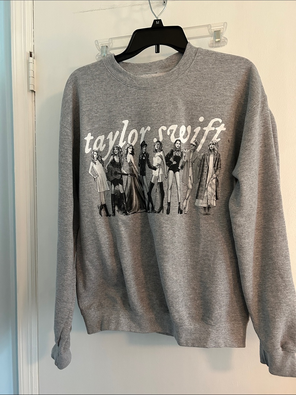 Taylor Swift sweatshirt medium